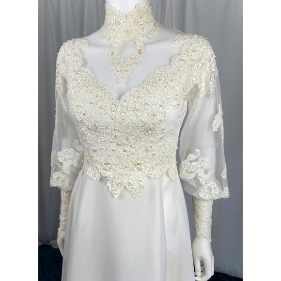Vintage 1970’s 1980’s Ivory + Cream Lace Mock Neck Wedding Dress • Mesh • XS/S - Picture 5 of 10